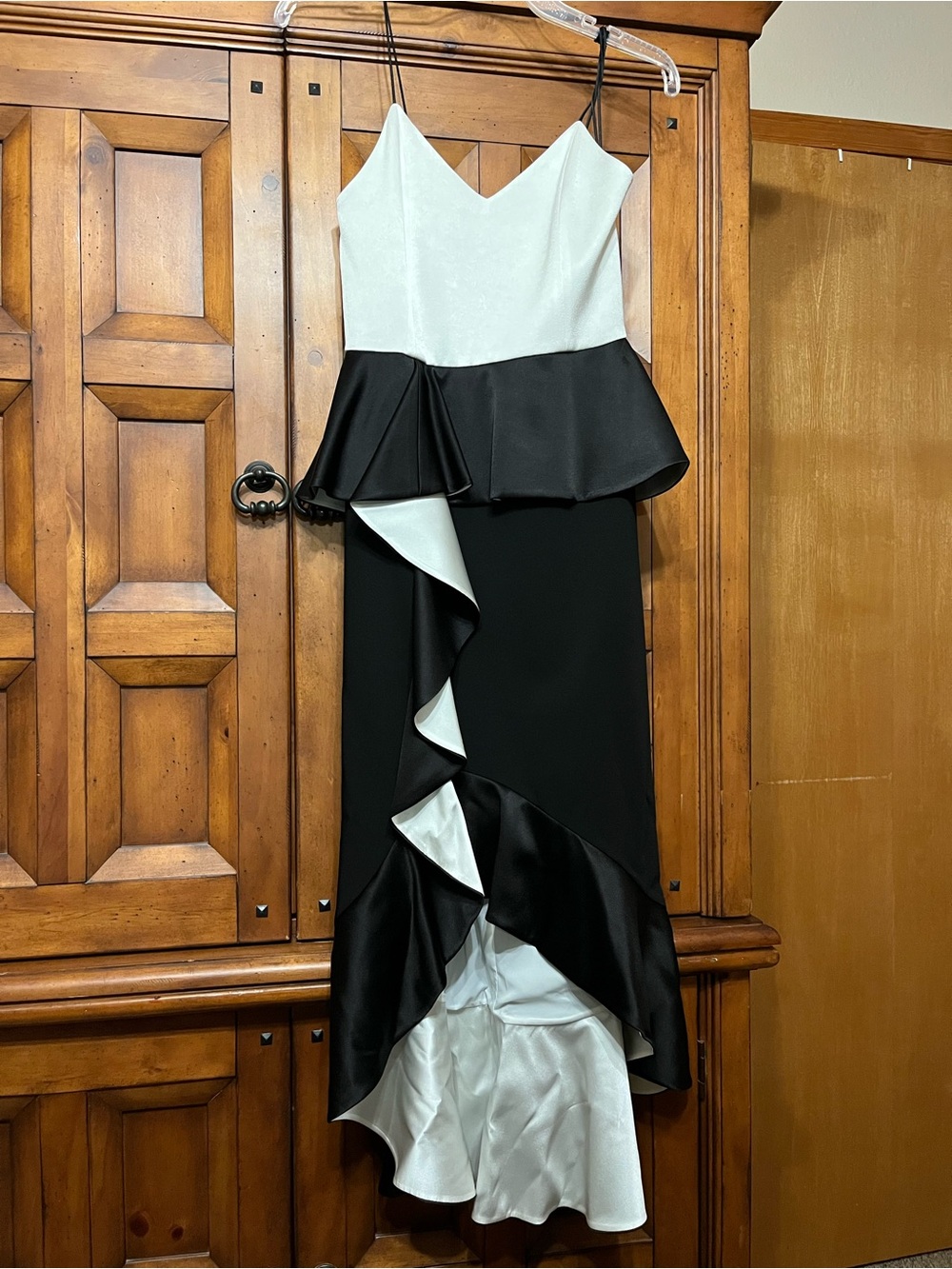 Elegant Black and White Peplum Ruffle Evening Dress NWT